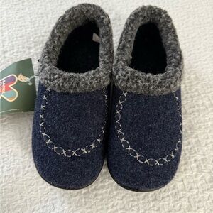 Kamik Kids Cozy Cabin2 Warm Slip On Boys Slippers Size 11
New